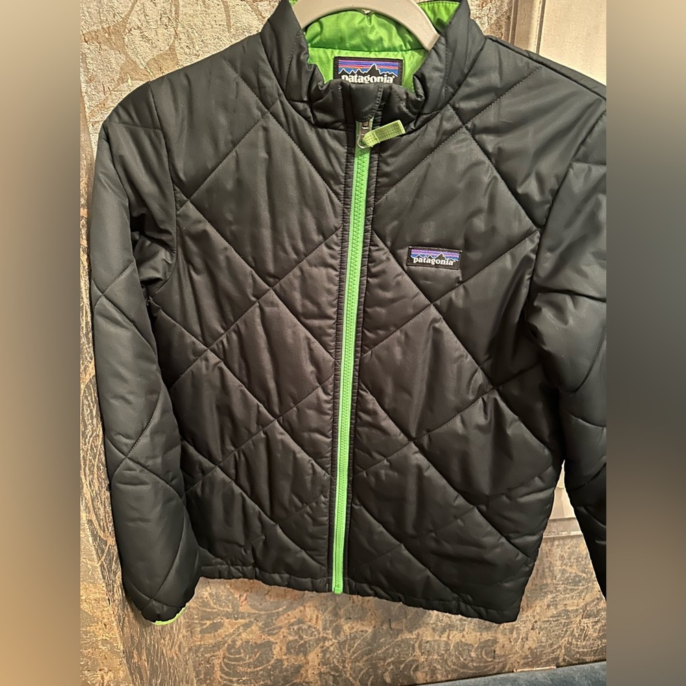 Boys Patagonia puffer jacket size L